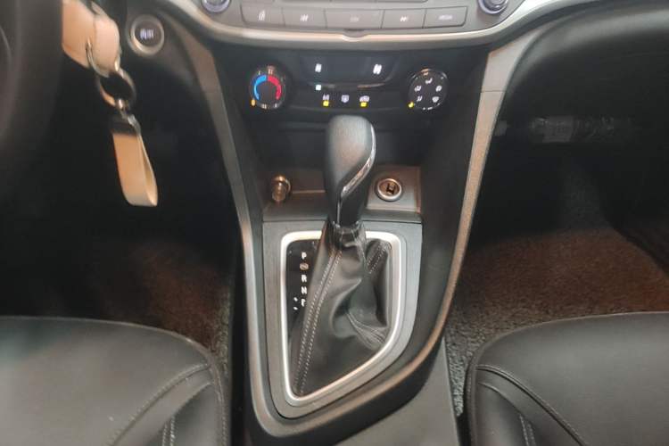 Used Buick GT 2021 1.3T Automatic Mild Hybrid Elite Version Gear Lever