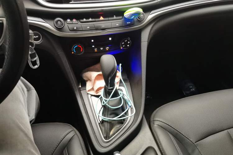 Used Buick GT 2021 Revised Version Flagship 1.5L Automatic Elite Edition Gear Lever
