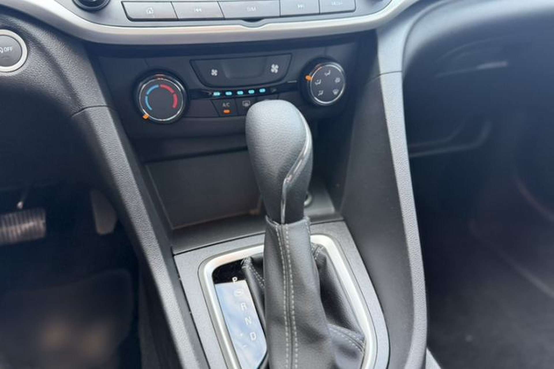 Used Buick GT 2021 Revised Version 1.3T Automatic Mild Hybrid Advanced Edition Gear Lever