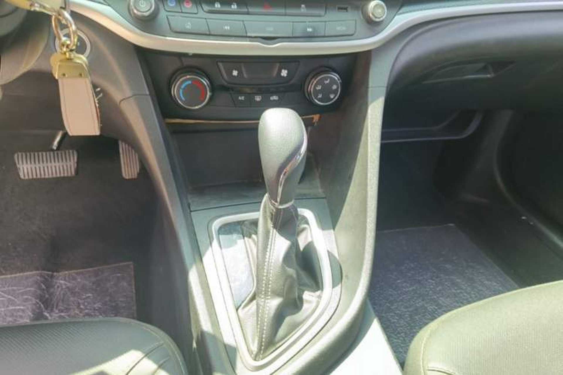 Used Buick GT 2021 Revised Version Flagship 1.5L Automatic Elite Edition Gear Lever