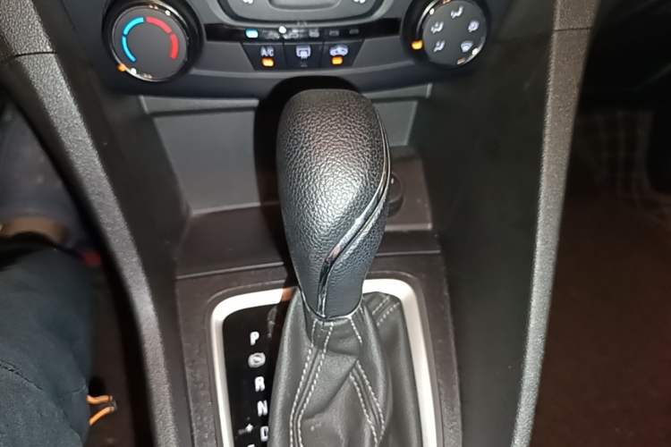 Used Buick GT 2021 Revised Version 1.3T Automatic Mild Hybrid Elite Edition Gear Lever