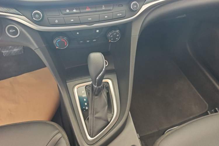 Used Buick GT 2021 Revised Version Flagship 1.5L Automatic Elite Edition Gear Lever