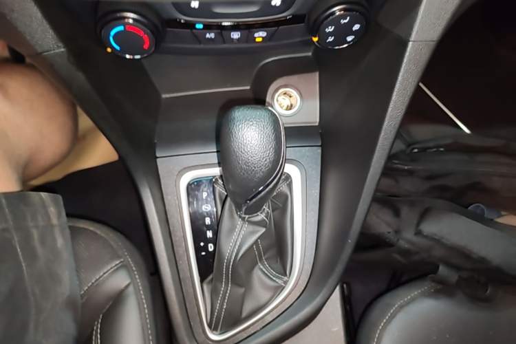 Used Buick GT 2021 1.3T Automatic Mild Hybrid Elite Version Gear Lever