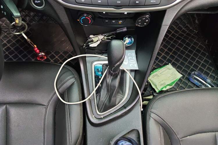Used Buick GT 2021 1.3T Automatic Mild Hybrid Elite Version Gear Lever
