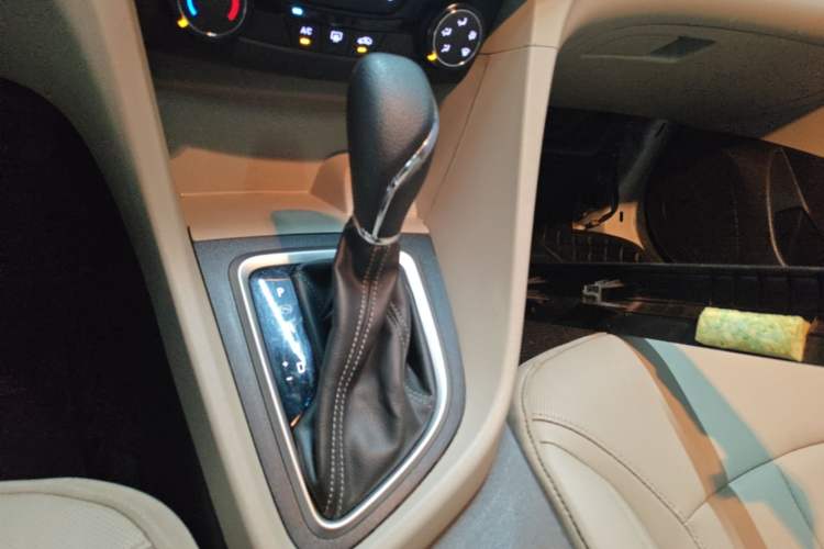 Used Buick GT 2021 Exemplar 1.5L Automatic Elite Version Gear Lever