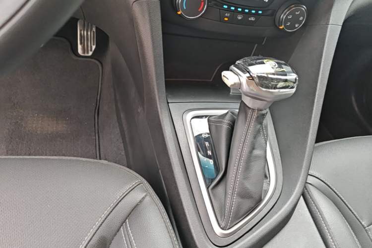 Used Buick GT 2021 Revised Version Flagship 1.5L Automatic Entry-Level Trim Gear Lever