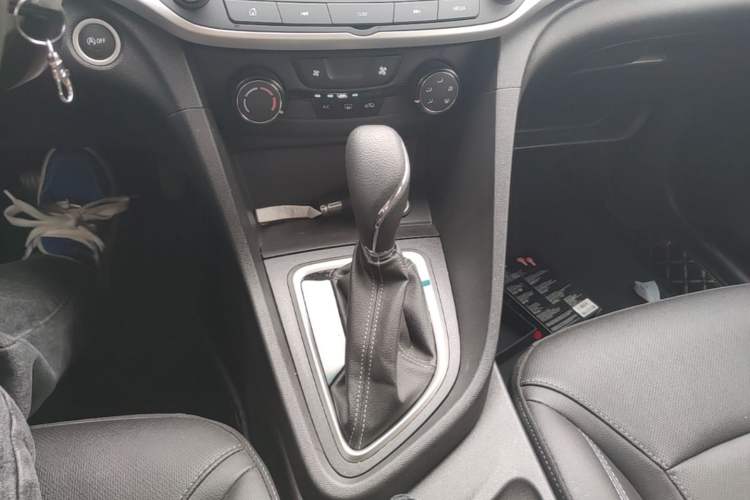 Used Buick GT 2021 Revised Version Flagship 1.5L Automatic Elite Edition Gear Lever