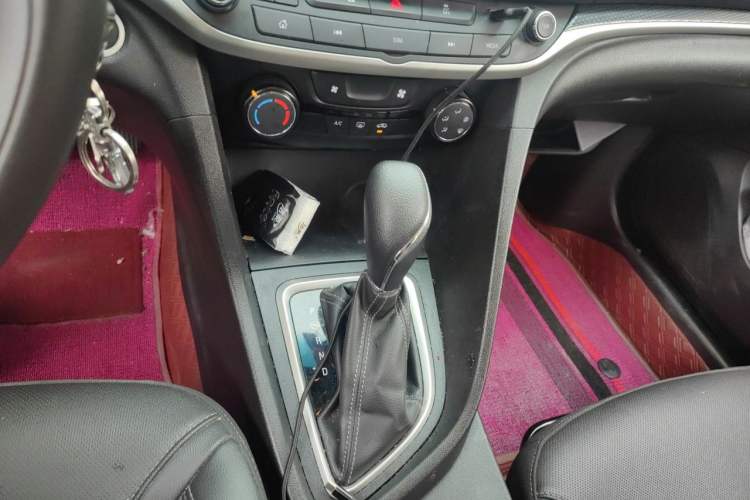 Used Buick GT 2021 1.3T Automatic Mild Hybrid Elite Version Gear Lever