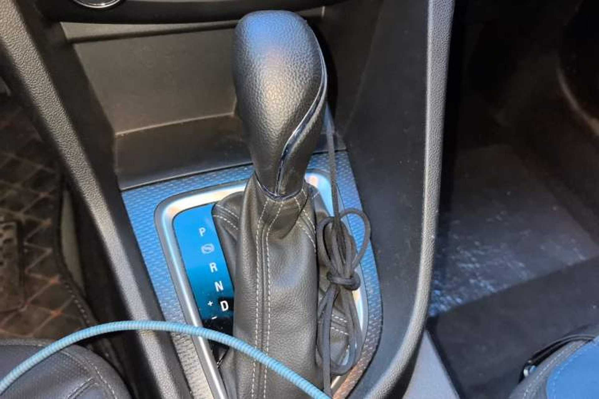 Used Buick GT 2021 Revised Version 1.3T Automatic Mild Hybrid Elite Edition Gear Lever