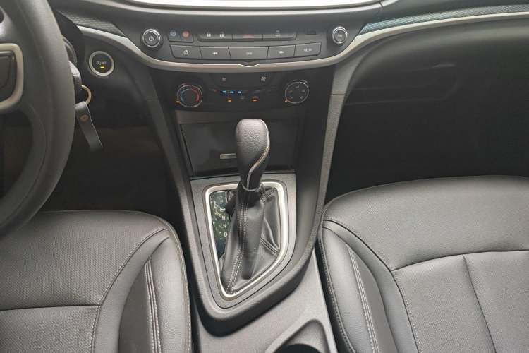 Used Buick GT 2021 Revised Version Flagship 1.5L Automatic Elite Edition Gear Lever