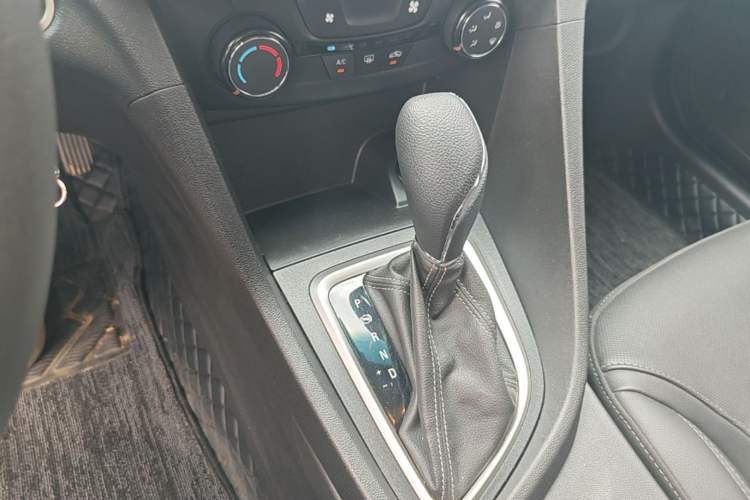 Used Buick GT 2021 Revised Version 1.3T Automatic Mild Hybrid Elite Edition Gear Lever