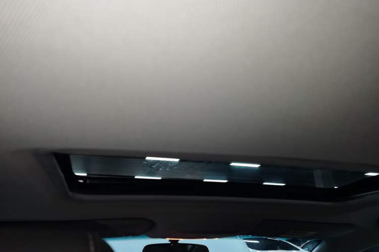 Used Buick GT 2021 Revised Version 1.3T Automatic Mild Hybrid Elite Edition Headliner