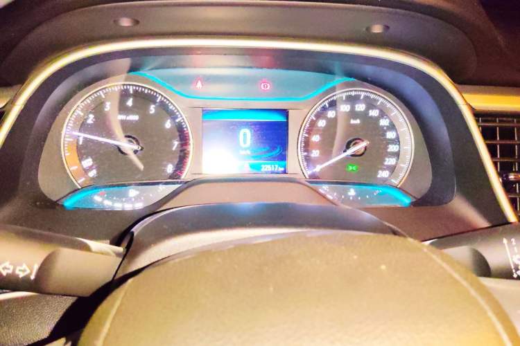 Used Buick GT 2021 Revised Version 1.3T Automatic Mild Hybrid Elite Edition Instrument Cluster