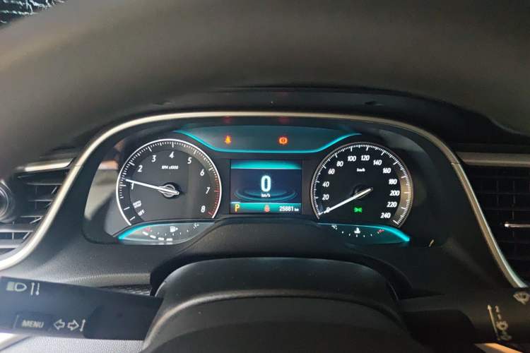 Used Buick GT 2021 Revised Version 1.3T Automatic Mild Hybrid Elite Edition Instrument Cluster