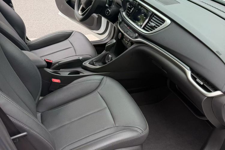 Used Buick GT 2021 Revised Version Flagship 1.5L Automatic Entry-Level Trim Interior 2