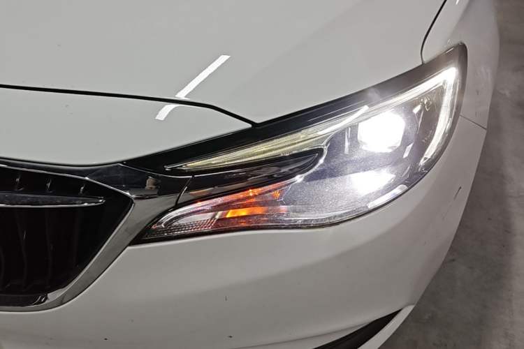 Used Buick GT 2021 Revised Version Flagship 1.5L Automatic Elite Edition Left Front Headlight