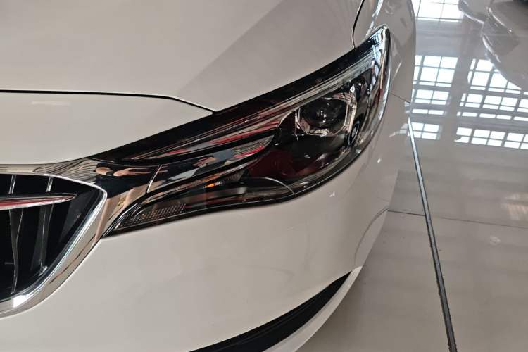 Used Buick GT 2021 Revised Version Flagship 1.5L Automatic Elite Edition Left Front Headlight