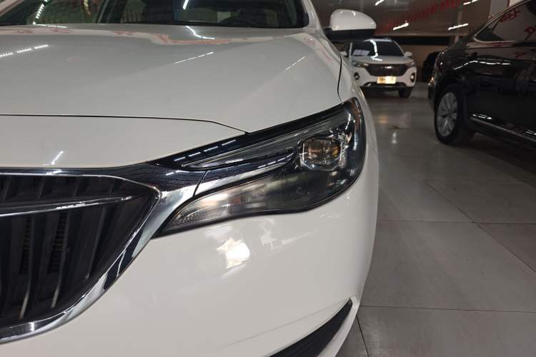 Used Buick GT 2021 Revised Version Flagship 1.5L Automatic Elite Edition Left Front Headlight