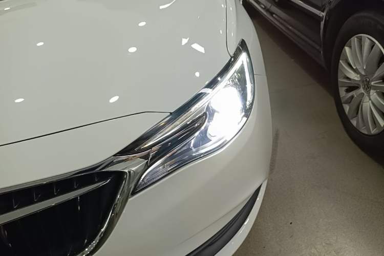 Used Buick GT 2021 Revised Version Flagship 1.5L Automatic Entry-Level Trim Left Front Headlight
