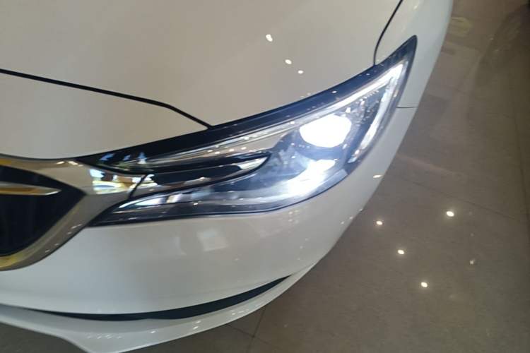 Used Buick GT 2021 Revised Version Flagship 1.5L Automatic Elite Edition Left Front Headlight