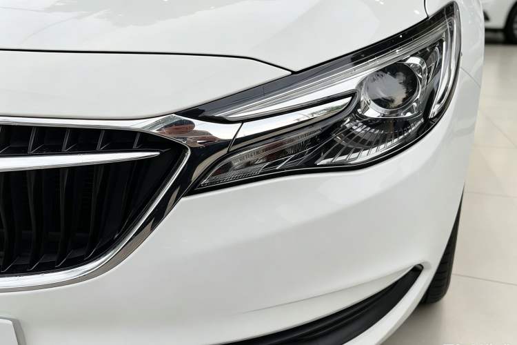 Used Buick GT 2021 Revised Version Flagship 1.5L Automatic Entry-Level Trim Left Front Headlight