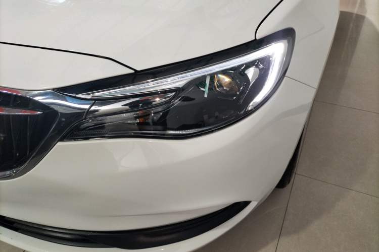 Used Buick GT 2021 Revised Version Flagship 1.5L Automatic Elite Edition Left Front Headlight