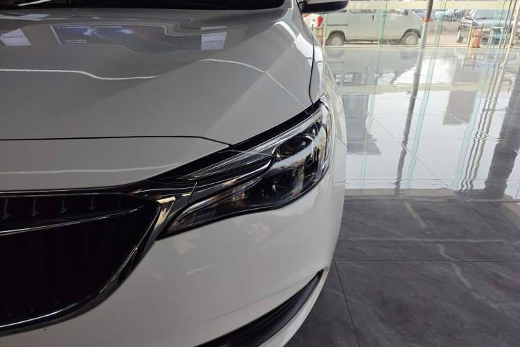 Used Buick GT 2021 Revised Version Flagship 1.5L Automatic Elite Edition Left Front Headlight