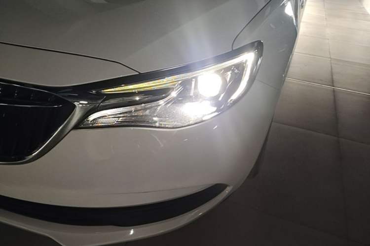 Used Buick GT 2021 Revised Version 1.3T Automatic Mild Hybrid Elite Edition Left Front Headlight
