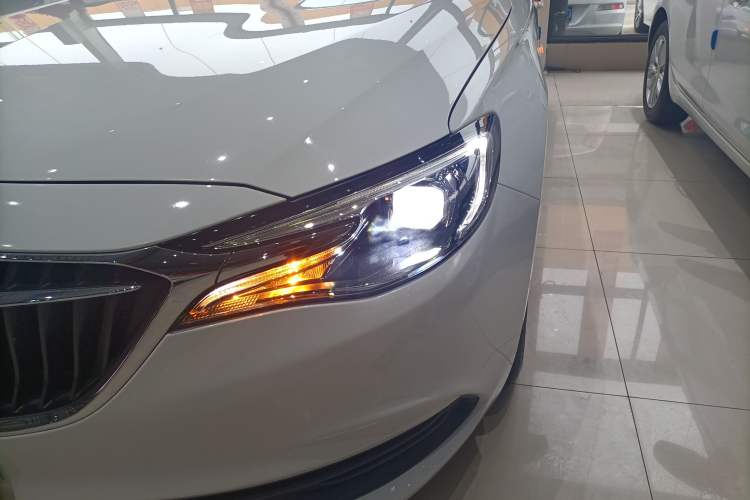 Used Buick GT 2021 Revised Version Flagship 1.5L Automatic Elite Edition Left Front Headlight