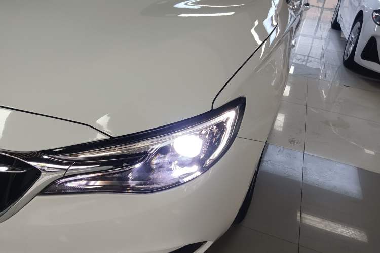 Used Buick GT 2021 Revised Version 1.3T Automatic Mild Hybrid Elite Edition Left Front Headlight