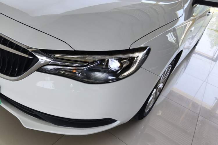 Used Buick GT 2021 Revised Version Flagship 1.5L Automatic Elite Edition Left Front Headlight
