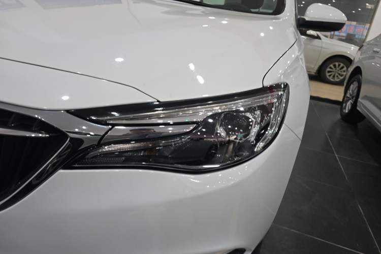 Used Buick GT 2021 Revised Version 1.3T Automatic Mild Hybrid Elite Edition Left Front Headlight