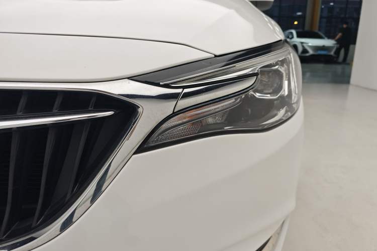 Used Buick GT 2021 Revised Version Flagship 1.5L Automatic Elite Edition Left Front Headlight