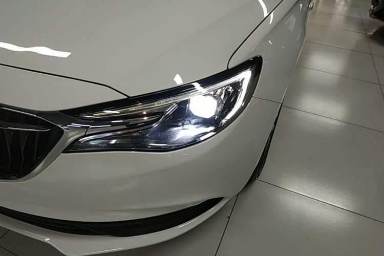 Used Buick GT 2021 Revised Version 1.3T Automatic Mild Hybrid Elite Edition Left Front Headlight
