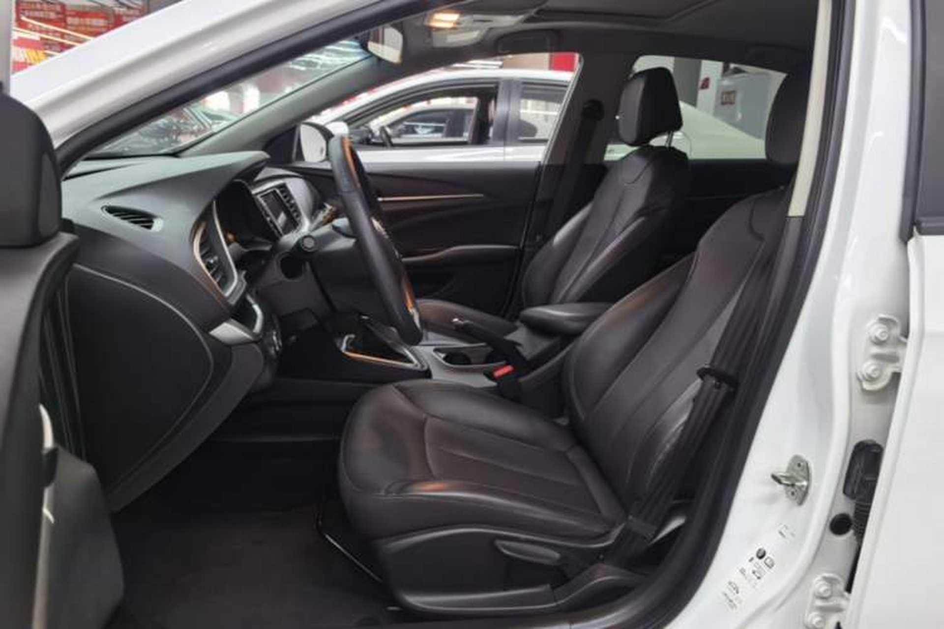 Used Buick GT 2021 Revised Version 1.3T Automatic Mild Hybrid Elite Edition Left Front Seat