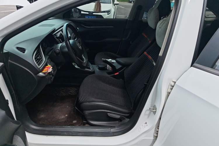 Used Buick GT 2021 1.3T Automatic Mild Hybrid Elite Version Left Front Seat