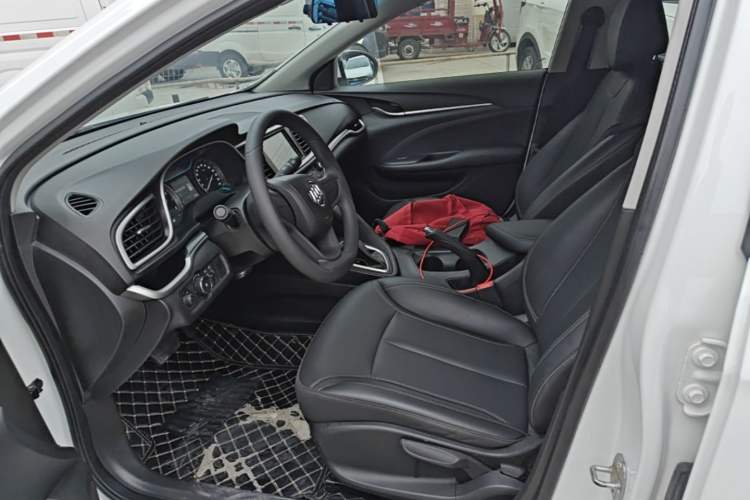 Used Buick GT 2021 1.3T Automatic Mild Hybrid Elite Version Left Front Seat