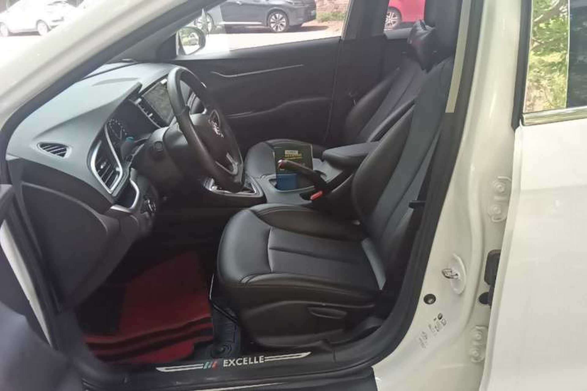 Used Buick GT 2021 Revised Version 1.3T Automatic Mild Hybrid Elite Edition Left Front Seat