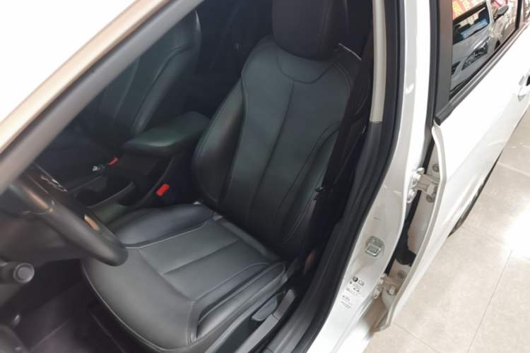 Used Buick GT 2021 Revised Version 1.3T Automatic Mild Hybrid Elite Edition Left Front Seat