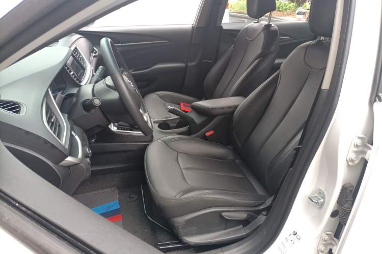 Used Buick GT 2021 Revised Version 1.3T Automatic Mild Hybrid Elite Edition Left Front Seat
