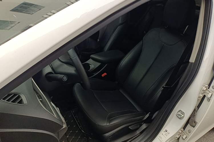 Used Buick GT 2021 1.3T Automatic Mild Hybrid Elite Version Left Front Seat