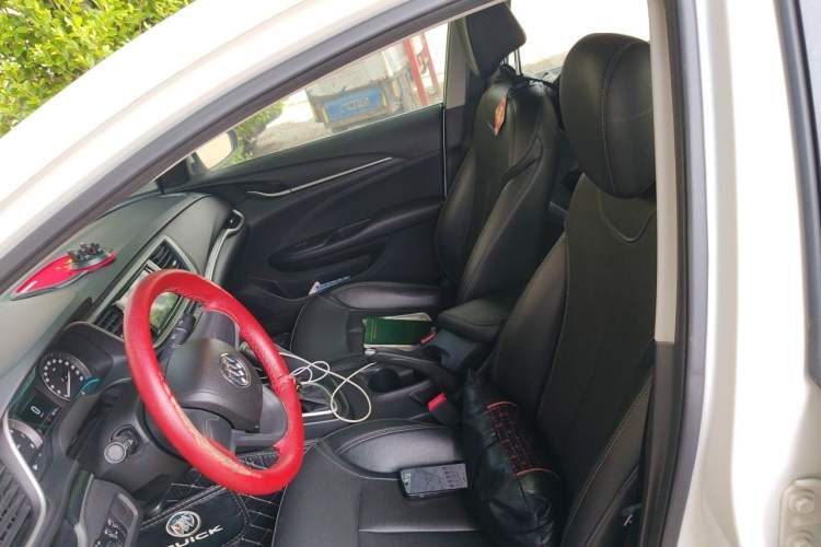 Used Buick GT 2021 1.3T Automatic Mild Hybrid Elite Version Left Front Seat