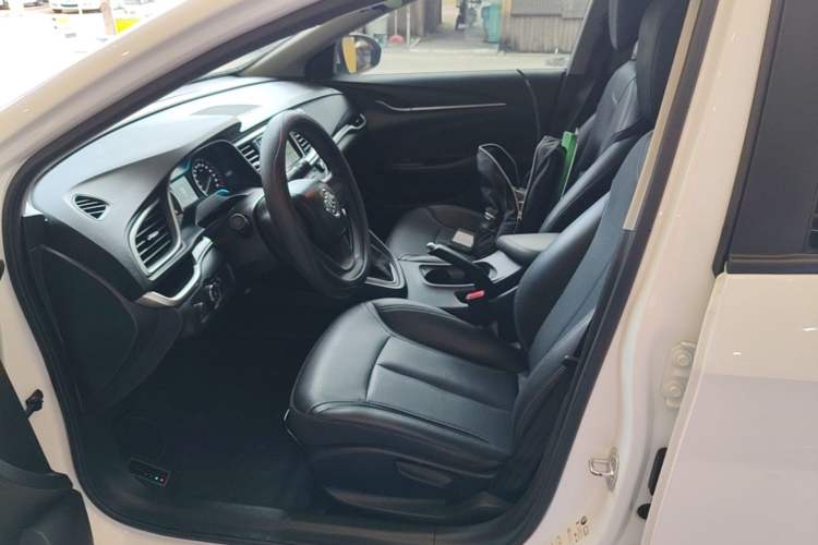 Used Buick GT 2021 1.3T Automatic Mild Hybrid Elite Version Left Front Seat