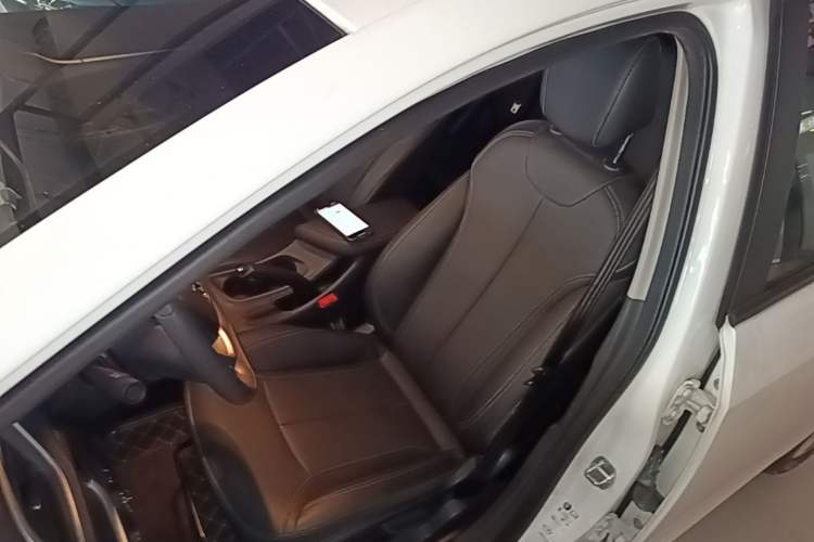 Used Buick GT 2021 Revised Version 1.3T Automatic Mild Hybrid Elite Edition Left Front Seat