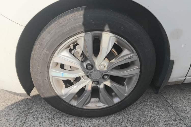 Used Buick GT 2021 Revised Version Flagship 1.5L Automatic Entry-Level Trim Left Front Wheel Hub