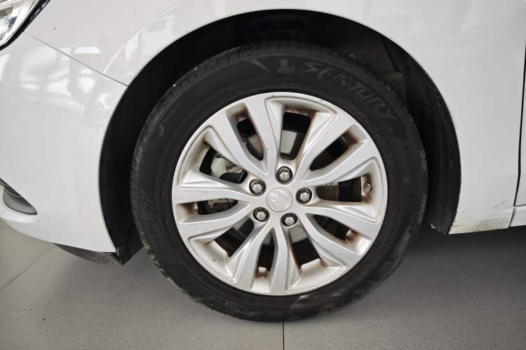 Used Buick GT 2021 Revised Version Flagship 1.5L Automatic Elite Edition Left Front Wheel Hub