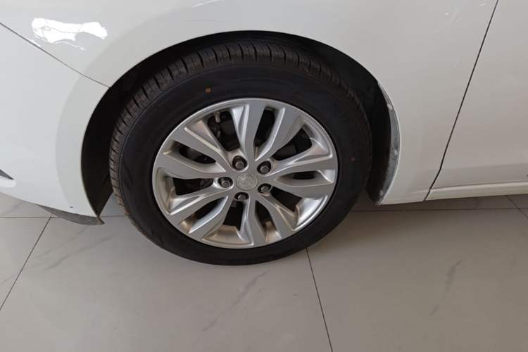 Used Buick GT 2021 Exemplar 1.5L Automatic Elite Version Left Front Wheel Hub