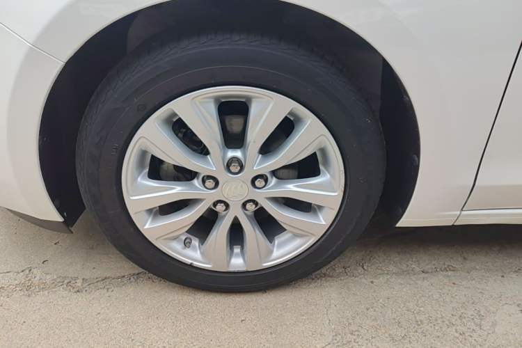 Used Buick GT 2021 Exemplar 1.5L Automatic Elite Version Left Front Wheel Hub