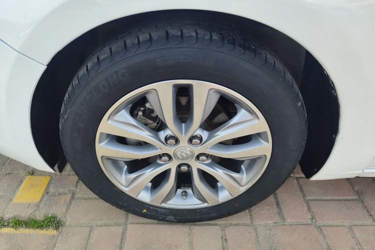 Used Buick GT 2021 Revised Version 1.3T Automatic Mild Hybrid Elite Edition Left Front Wheel Hub