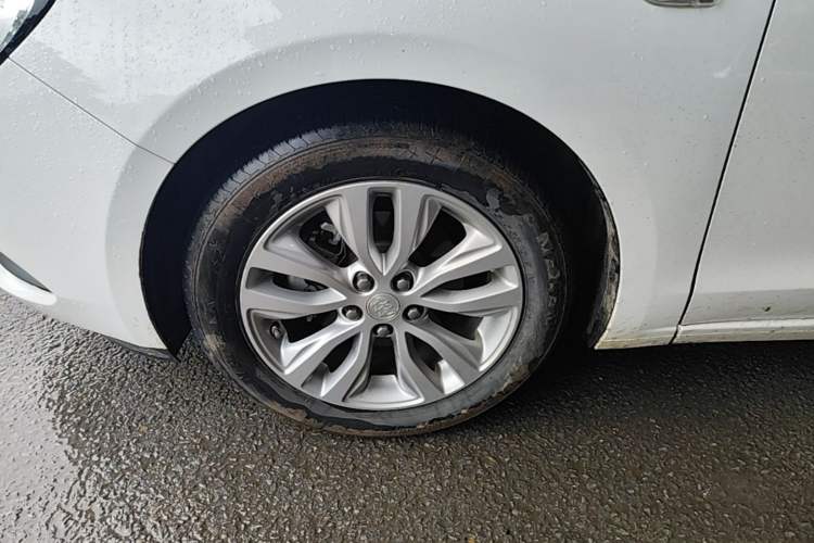 Used Buick GT 2021 Revised Version Flagship 1.5L Automatic Elite Edition Left Front Wheel Hub